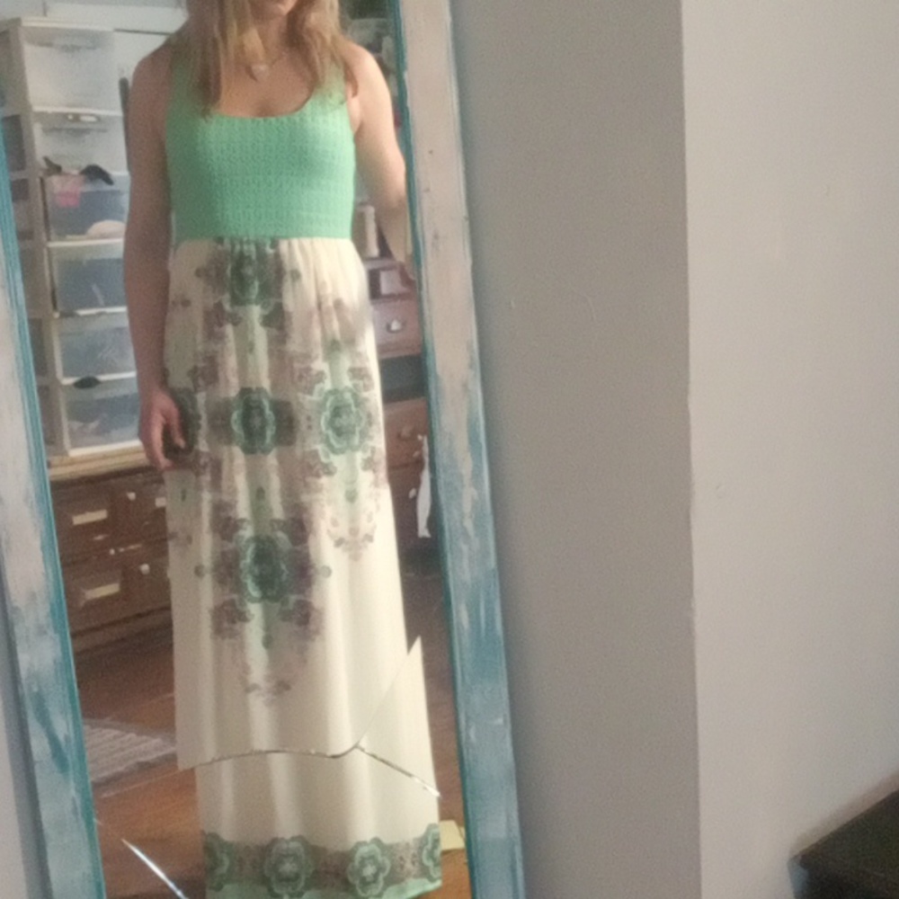 Lily Rose XS Maxi Dress - Picture 2 of 16